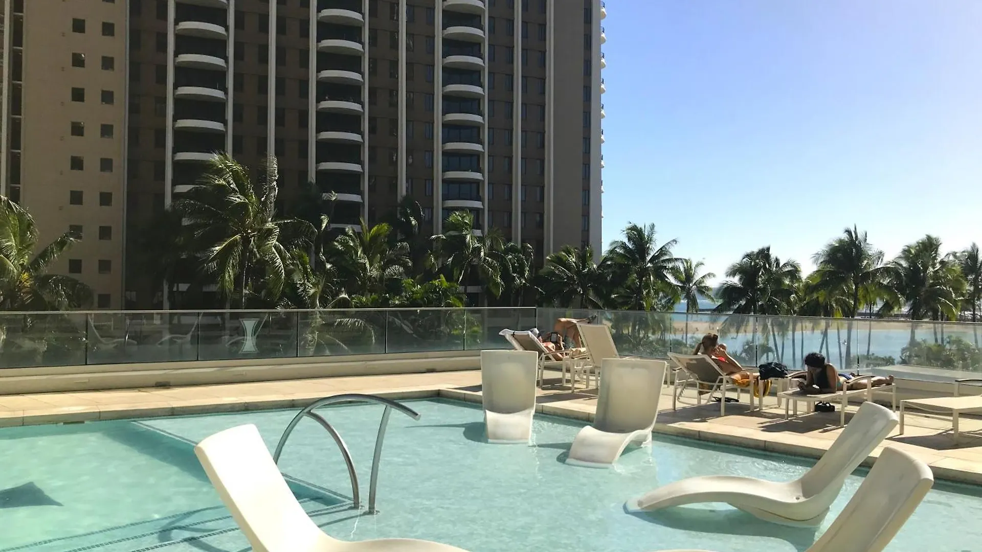 Ilikai Apt 1618 - Spacious 2Br 2Ba Unit With Stunning Ocean-Lagoon View Villa Honolulu Holiday home